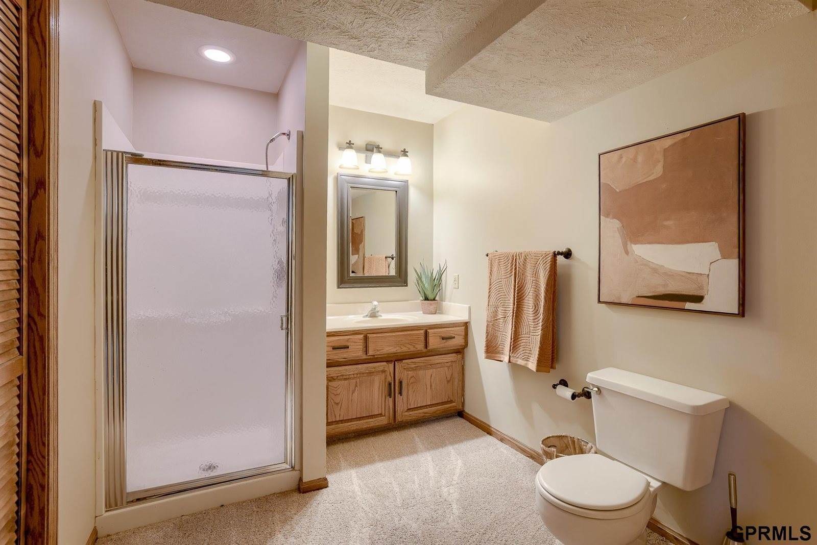 909 S 159 Avenue, Omaha, NE 68118