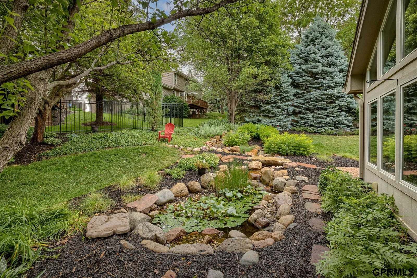 909 S 159 Avenue, Omaha, NE 68118