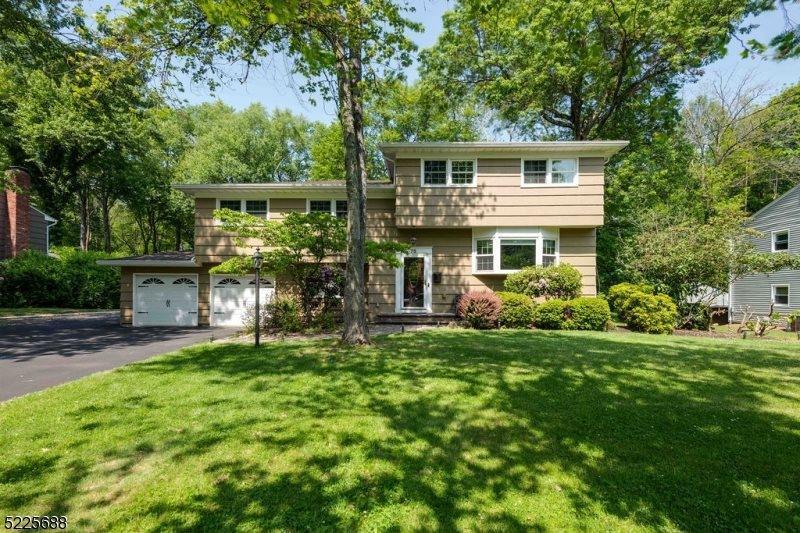 78 Robbins Ave, Berkeley Heights, NJ 07922