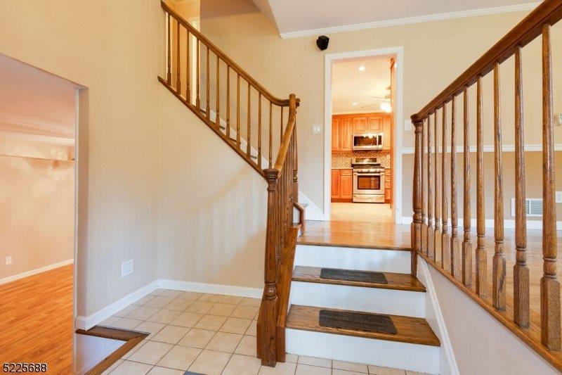 78 Robbins Ave, Berkeley Heights, NJ 07922