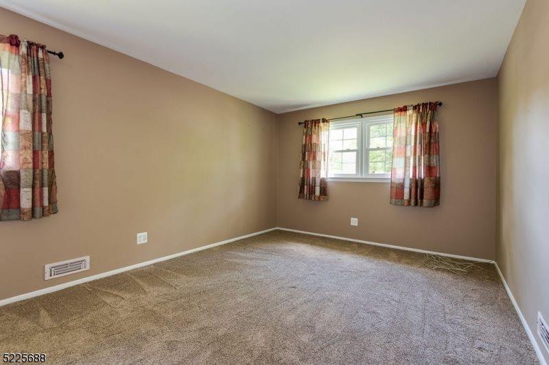 78 Robbins Ave, Berkeley Heights, NJ 07922