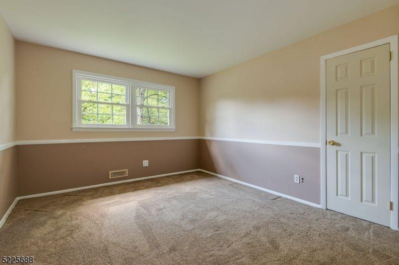 78 Robbins Ave, Berkeley Heights, NJ 07922