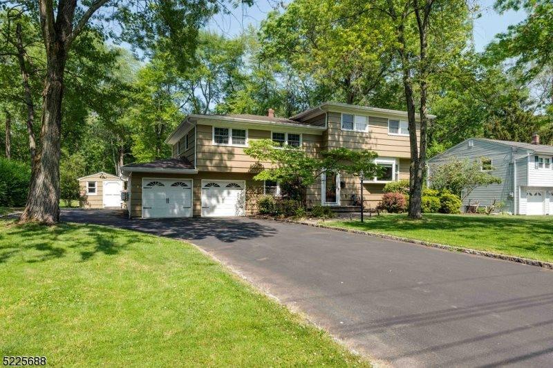 78 Robbins Ave, Berkeley Heights, NJ 07922