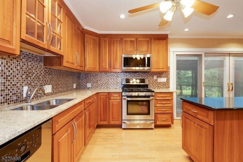 78 Robbins Ave, Berkeley Heights, NJ 07922