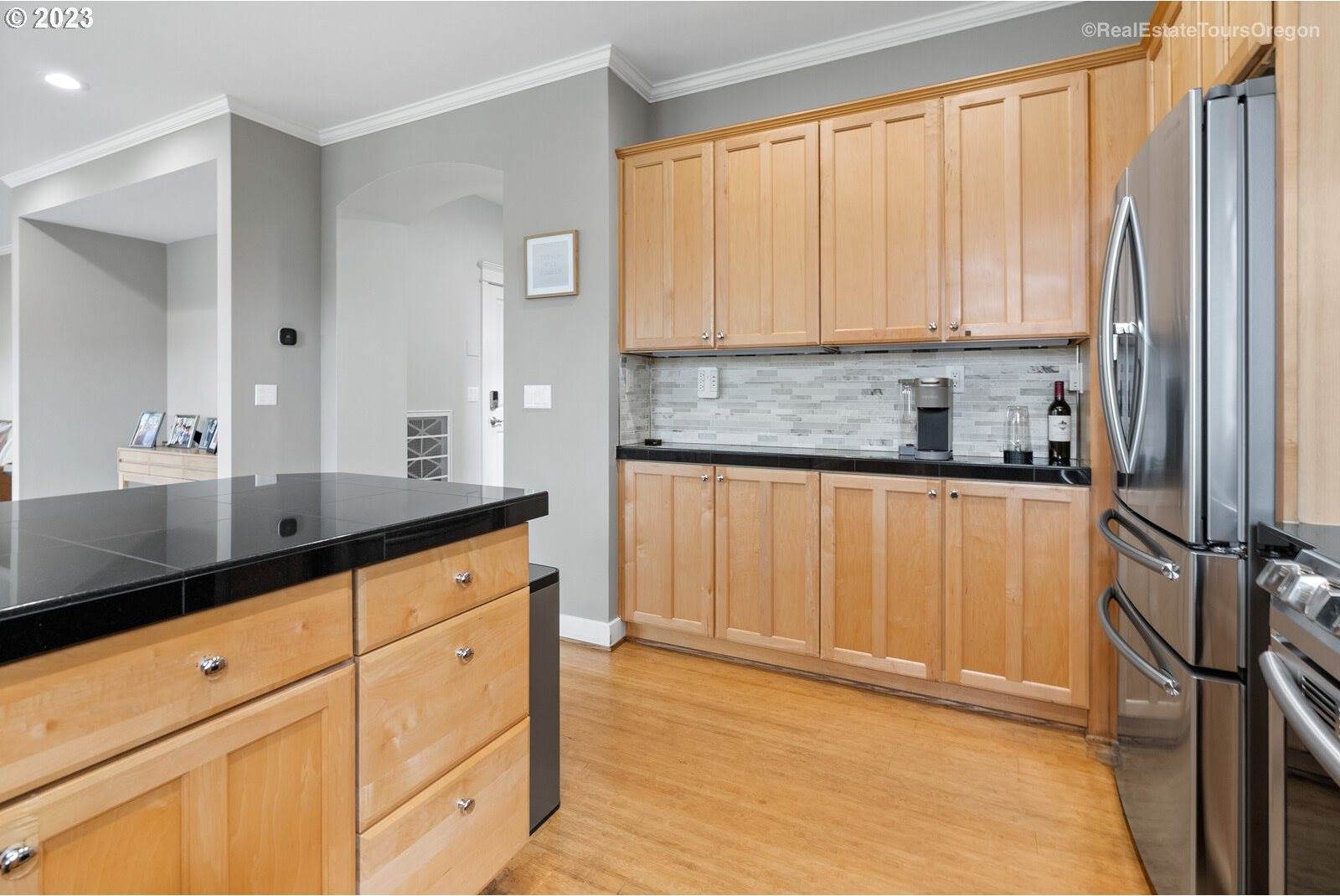 10264 NW Edgewood Dr, Portland, OR 97229