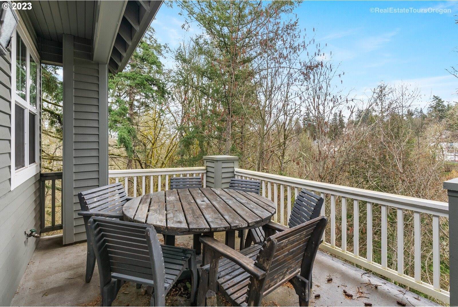 10264 NW Edgewood Dr, Portland, OR 97229