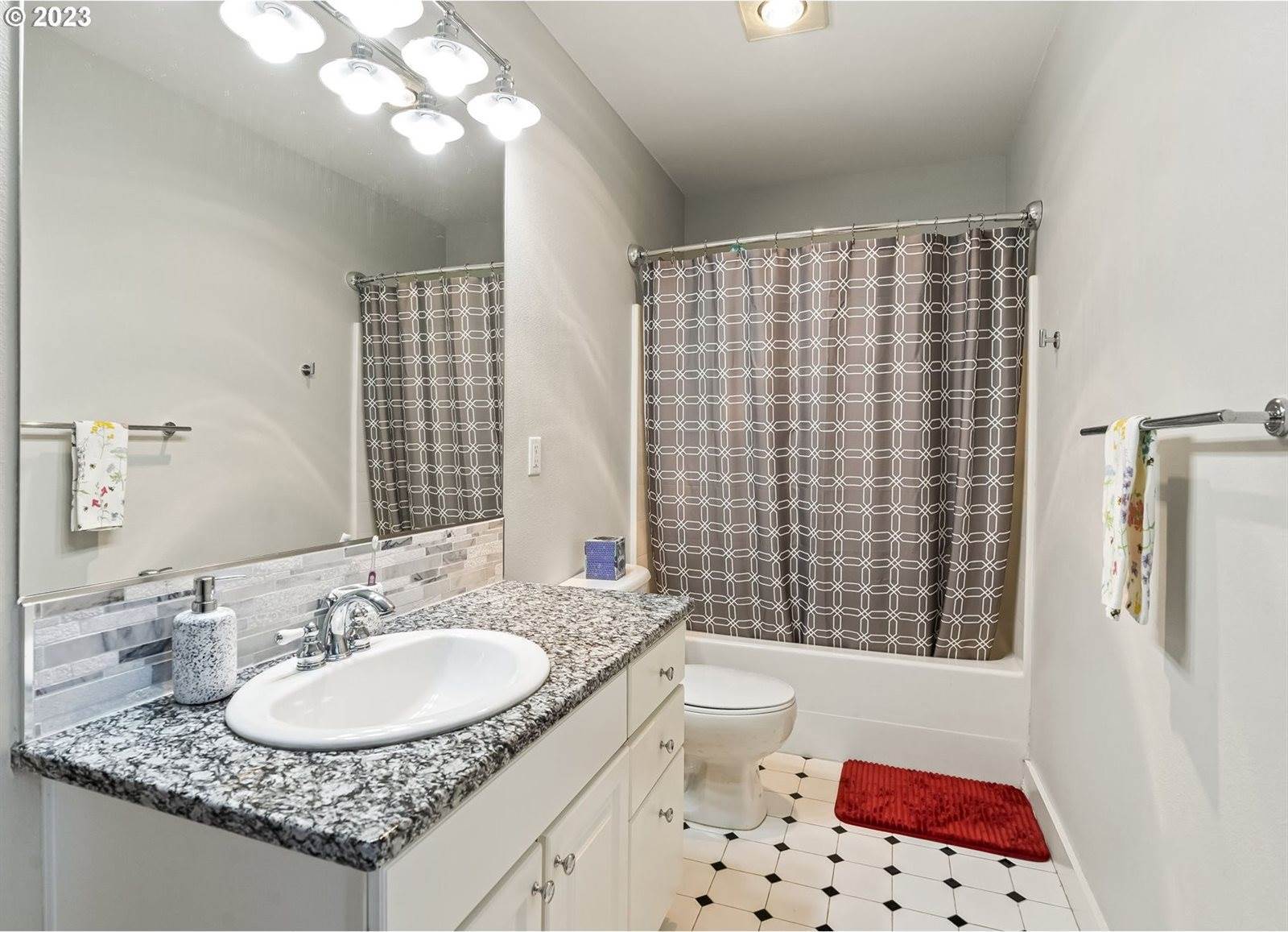 10264 NW Edgewood Dr, Portland, OR 97229