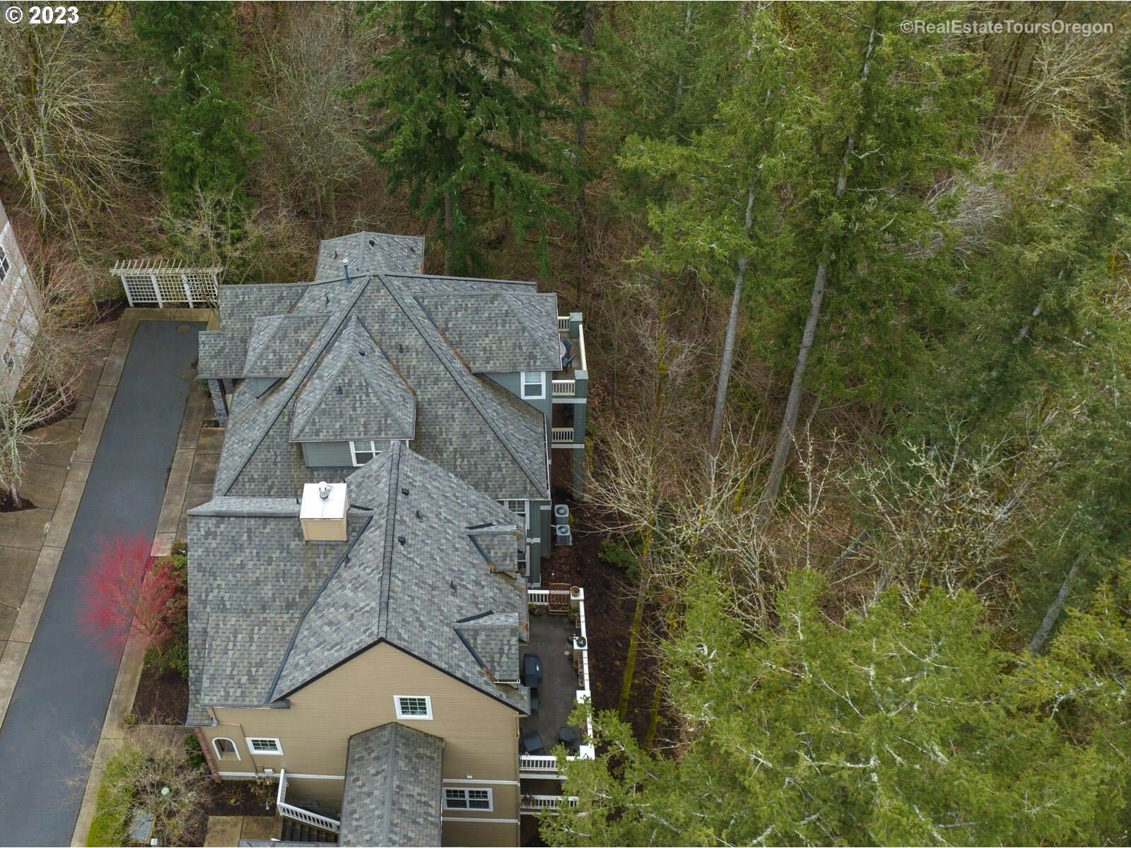 10264 NW Edgewood Dr, Portland, OR 97229