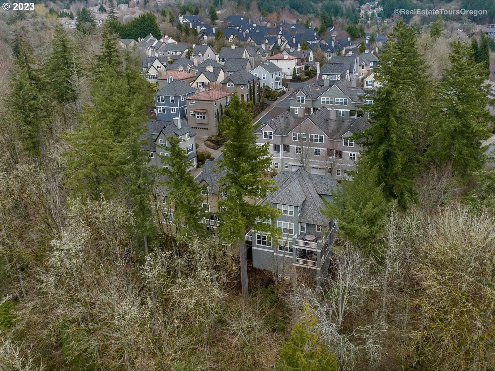 10264 NW Edgewood Dr, Portland, OR 97229