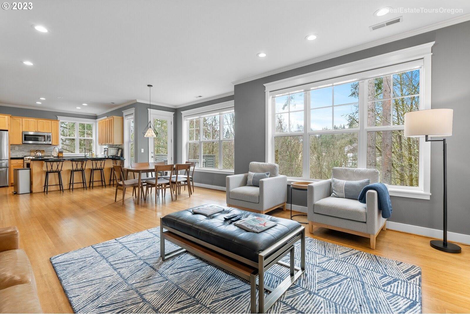 10264 NW Edgewood Dr, Portland, OR 97229