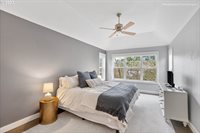 10264 NW Edgewood Dr, Portland, OR 97229