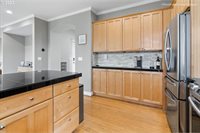 10264 NW Edgewood Dr, Portland, OR 97229