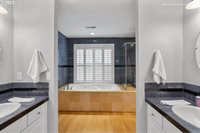 10264 NW Edgewood Dr, Portland, OR 97229