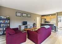 10264 NW Edgewood Dr, Portland, OR 97229