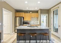 10264 NW Edgewood Dr, Portland, OR 97229