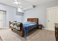 10264 NW Edgewood Dr, Portland, OR 97229