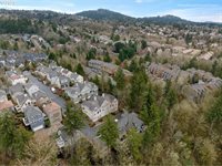 10264 NW Edgewood Dr, Portland, OR 97229