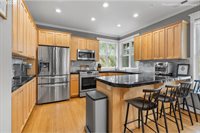 10264 NW Edgewood Dr, Portland, OR 97229