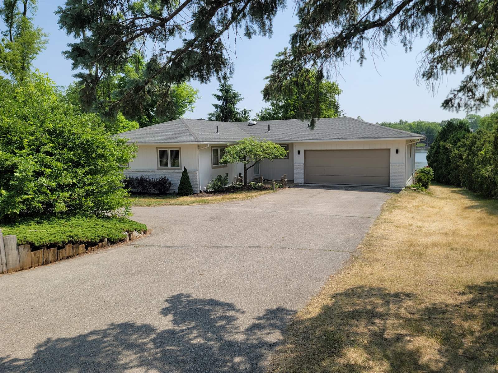 2691 South Hacker Road, Brighton Township, MI 48114