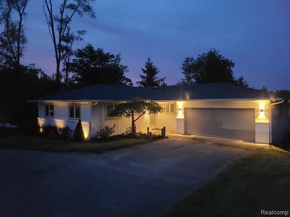 2691 South Hacker Road, Brighton Township, MI 48114