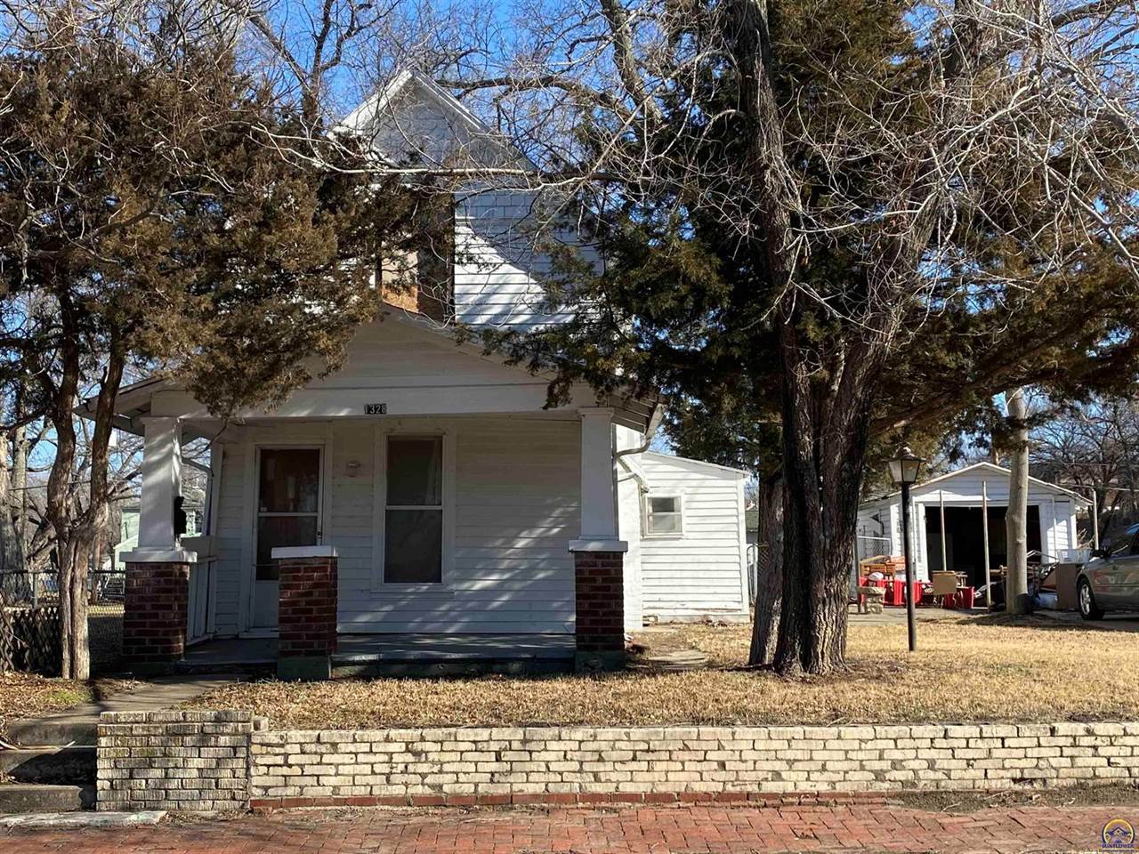 1328 NW Van Buren ST, Topeka, KS 66608