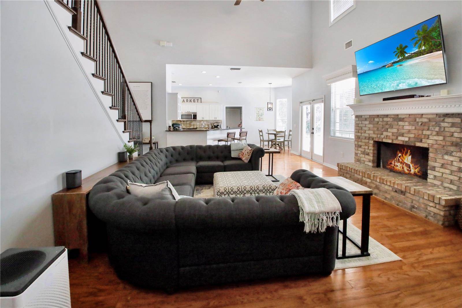 421 Courtlea Oaks Boulevard, Winter Garden, FL 34787