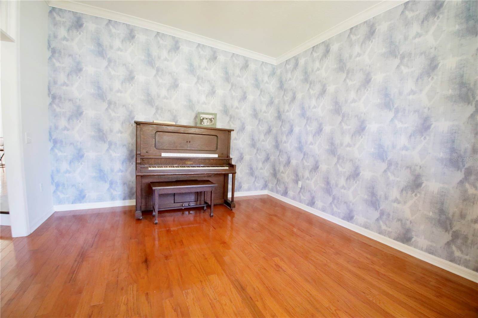 421 Courtlea Oaks Boulevard, Winter Garden, FL 34787