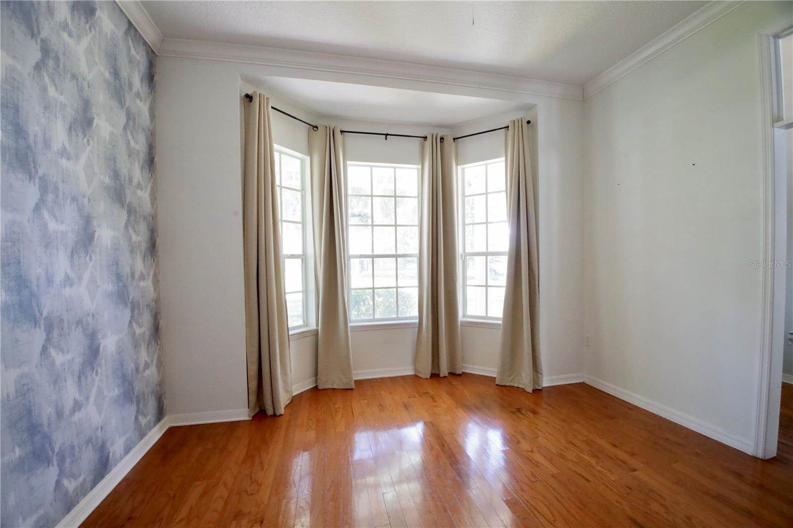 421 Courtlea Oaks Boulevard, Winter Garden, FL 34787