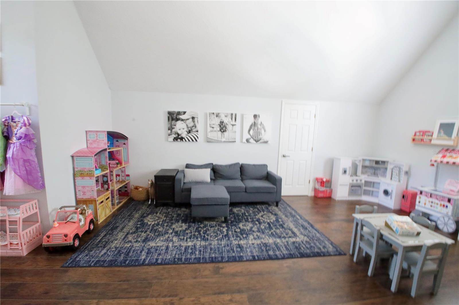 421 Courtlea Oaks Boulevard, Winter Garden, FL 34787