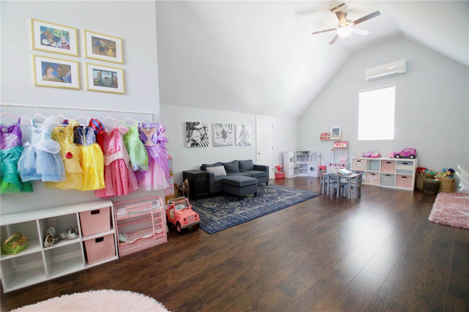 421 Courtlea Oaks Boulevard, Winter Garden, FL 34787