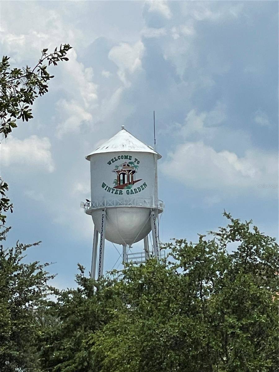 421 Courtlea Oaks Boulevard, Winter Garden, FL 34787