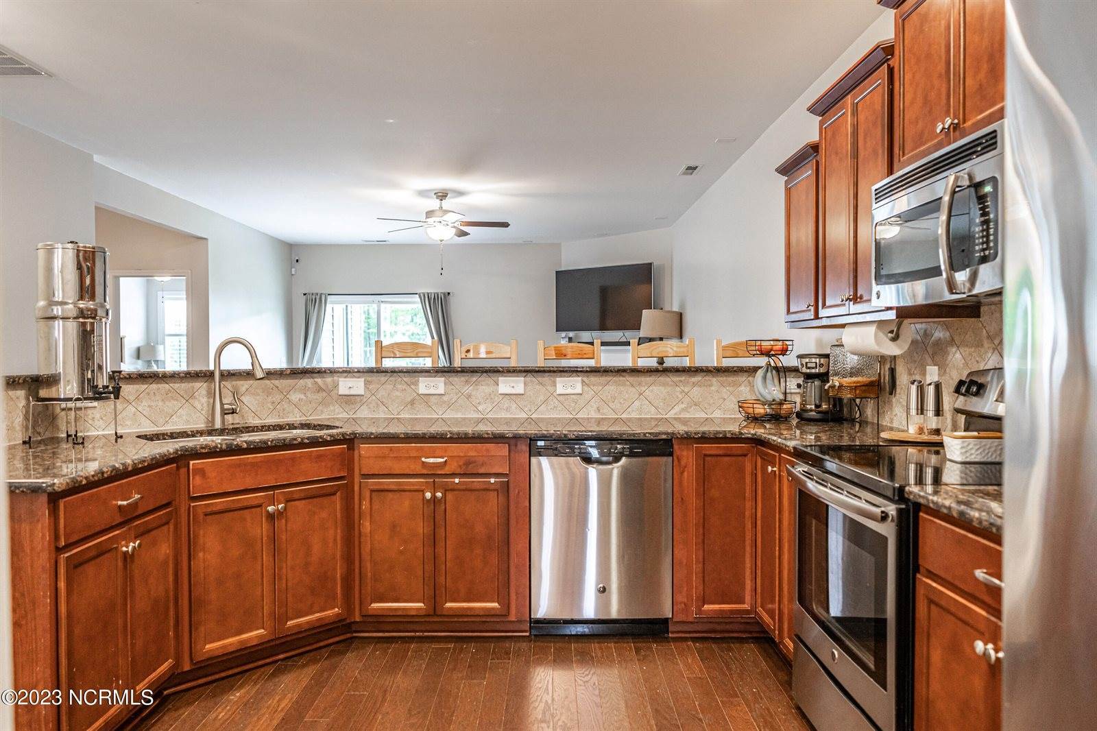 100 Cashew Loop, Cameron, NC 28326