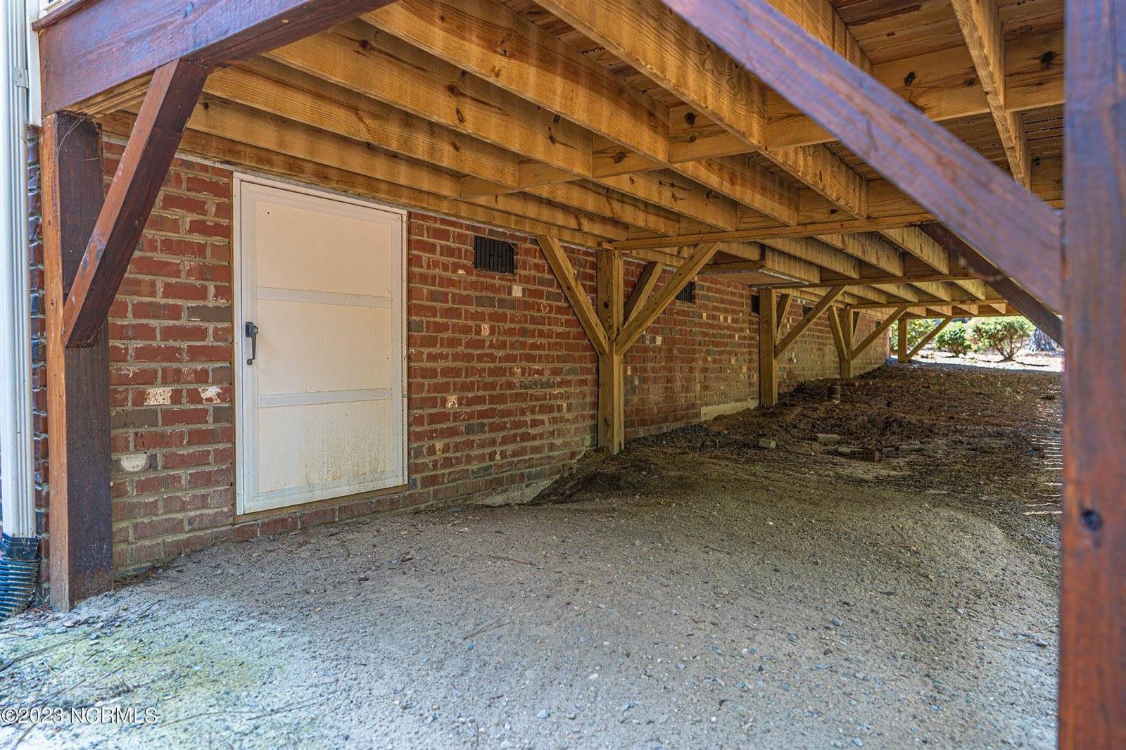 547 Longleaf Drive, West End, NC 27376