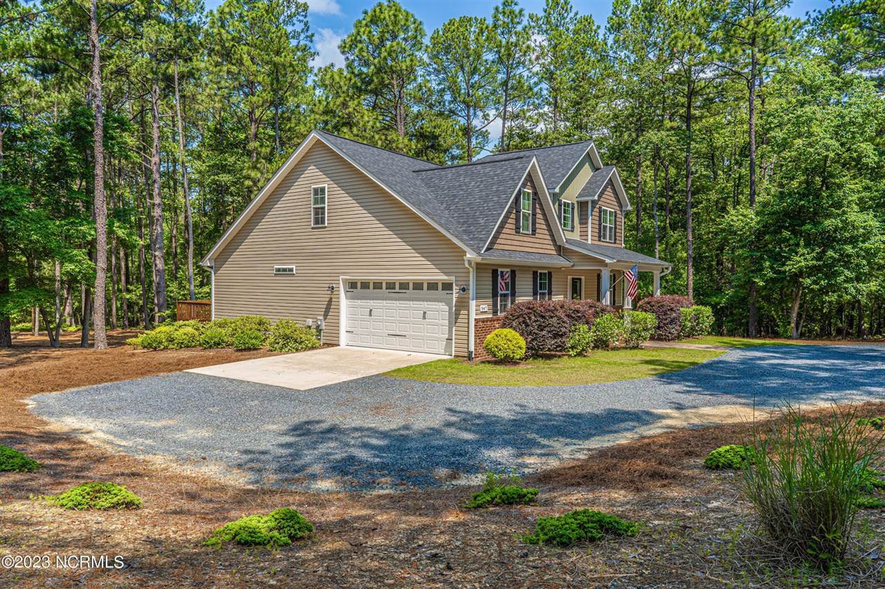 547 Longleaf Drive, West End, NC 27376
