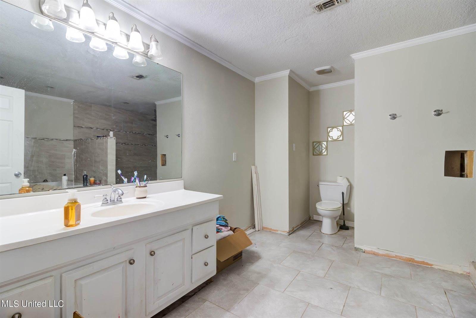 2281 Stelly Drive, Biloxi, MS 39531