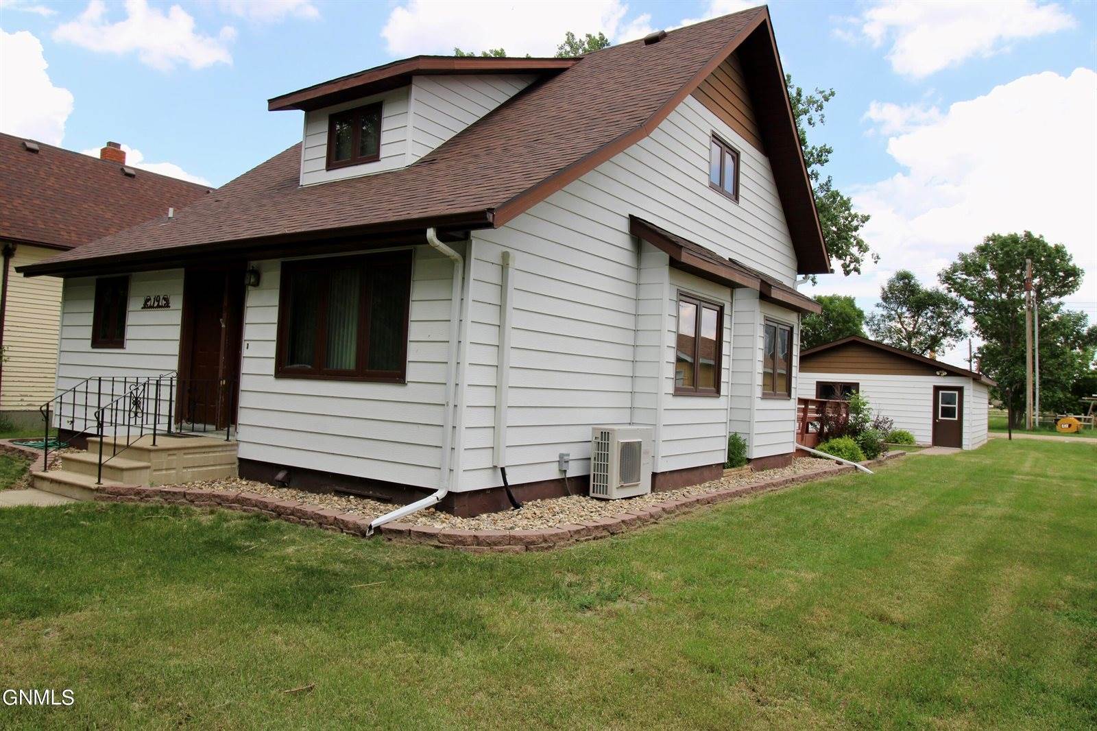 19 2nd Street SW, Crosby, ND 58730