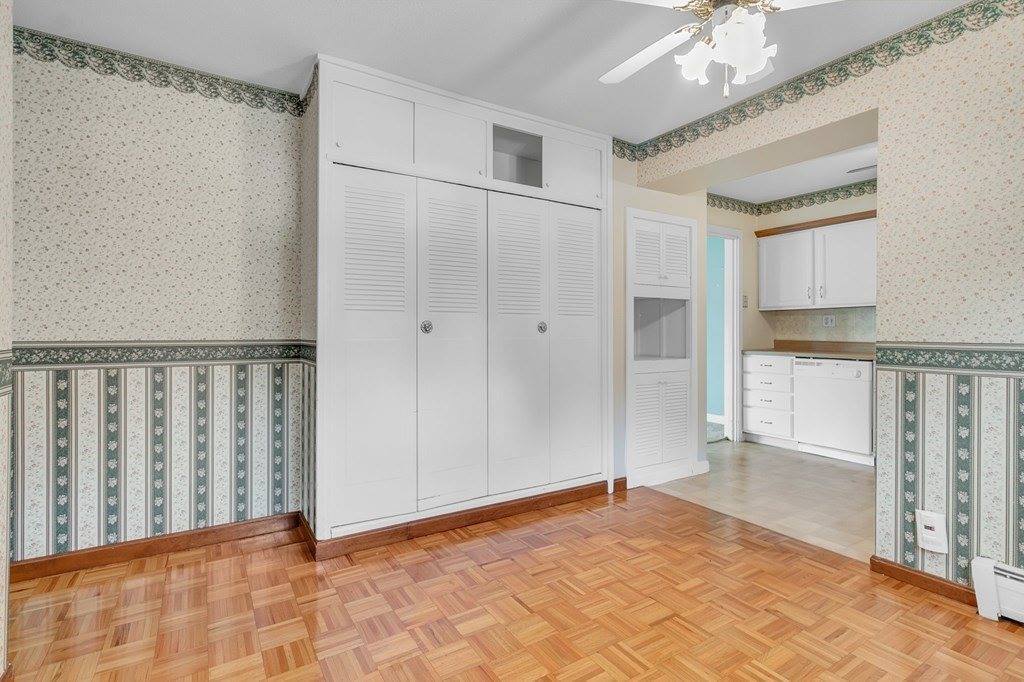 15 Robinridge Rd, Chicopee, MA 01022