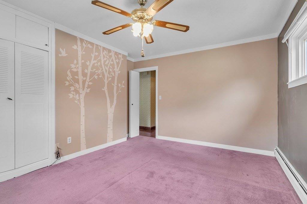 15 Robinridge Rd, Chicopee, MA 01022