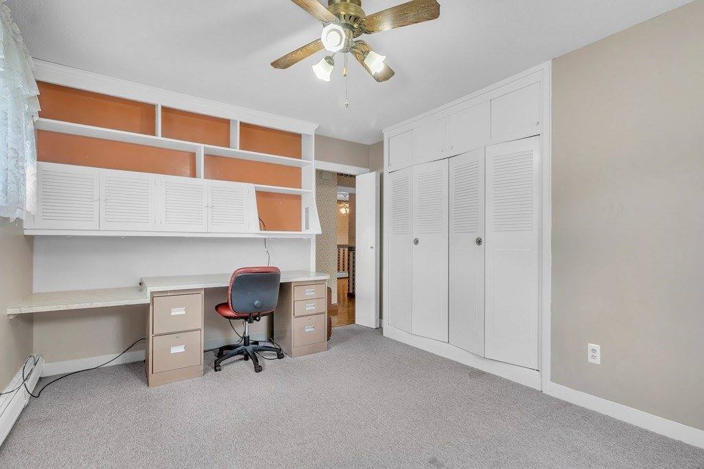 15 Robinridge Rd, Chicopee, MA 01022