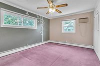 15 Robinridge Rd, Chicopee, MA 01022