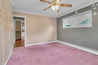 15 Robinridge Rd, Chicopee, MA 01022