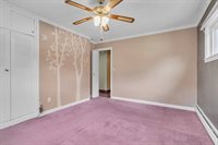 15 Robinridge Rd, Chicopee, MA 01022