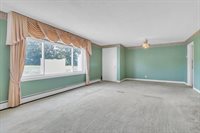 15 Robinridge Rd, Chicopee, MA 01022