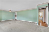 15 Robinridge Rd, Chicopee, MA 01022