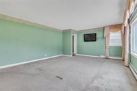 15 Robinridge Rd, Chicopee, MA 01022