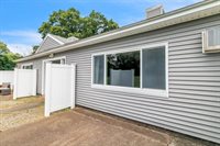 15 Robinridge Rd, Chicopee, MA 01022