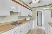 15 Robinridge Rd, Chicopee, MA 01022