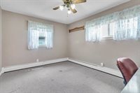 15 Robinridge Rd, Chicopee, MA 01022