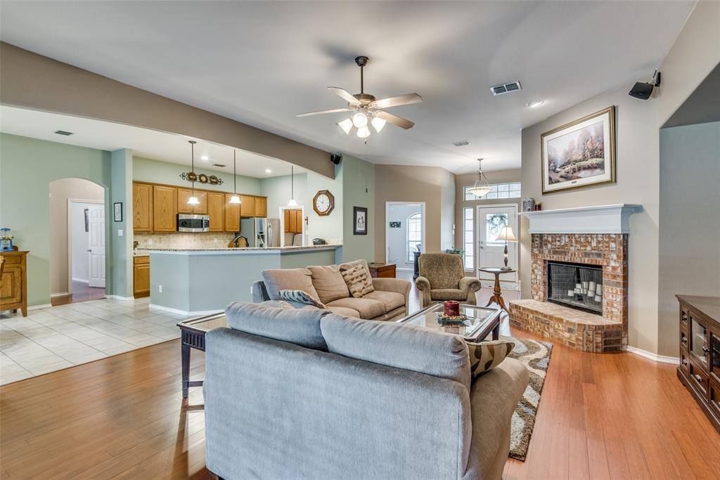 725 Cordes Drive, Venus, TX 76084