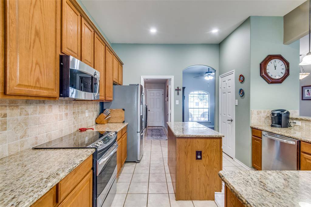 725 Cordes Drive, Venus, TX 76084